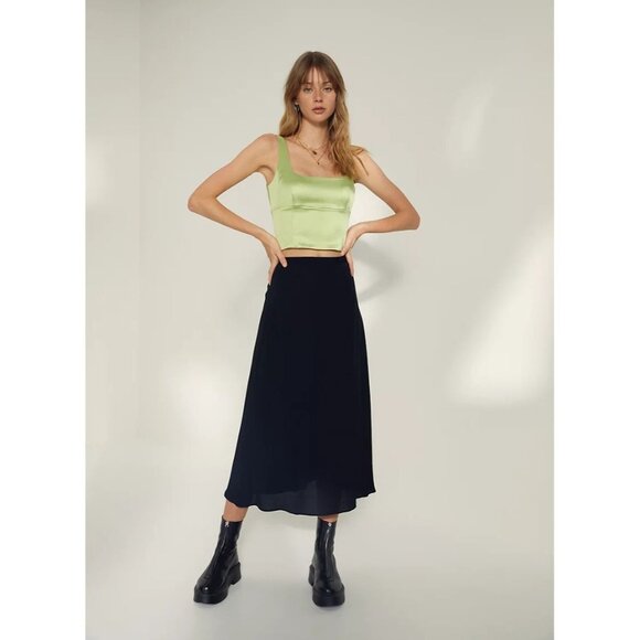 Aritzia WILFRED Classic Black Crepe High Waisted A-Line Midi Skirt, Size 6 - Picture 13 of 14